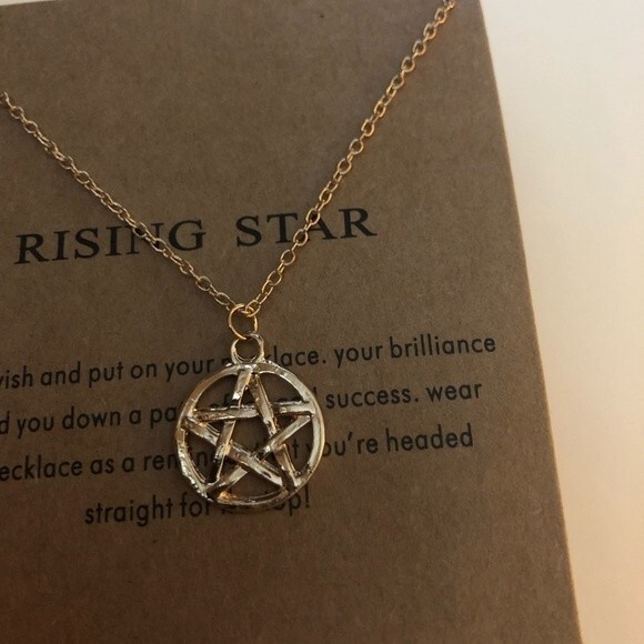 Rising Star Necklace Brand New - Picture 7 of 8